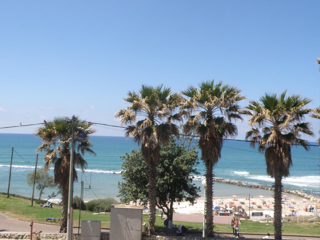 Spat Beach Bat Yam Bagian luar foto