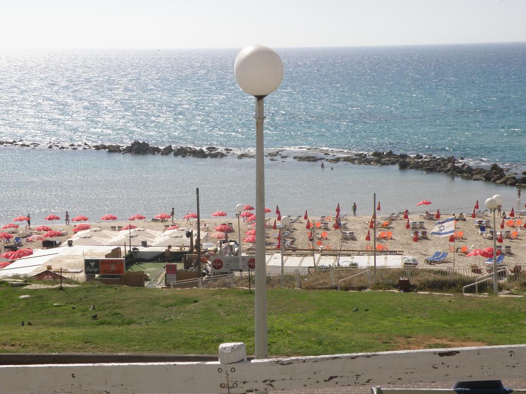 Spat Beach Bat Yam Bagian luar foto
