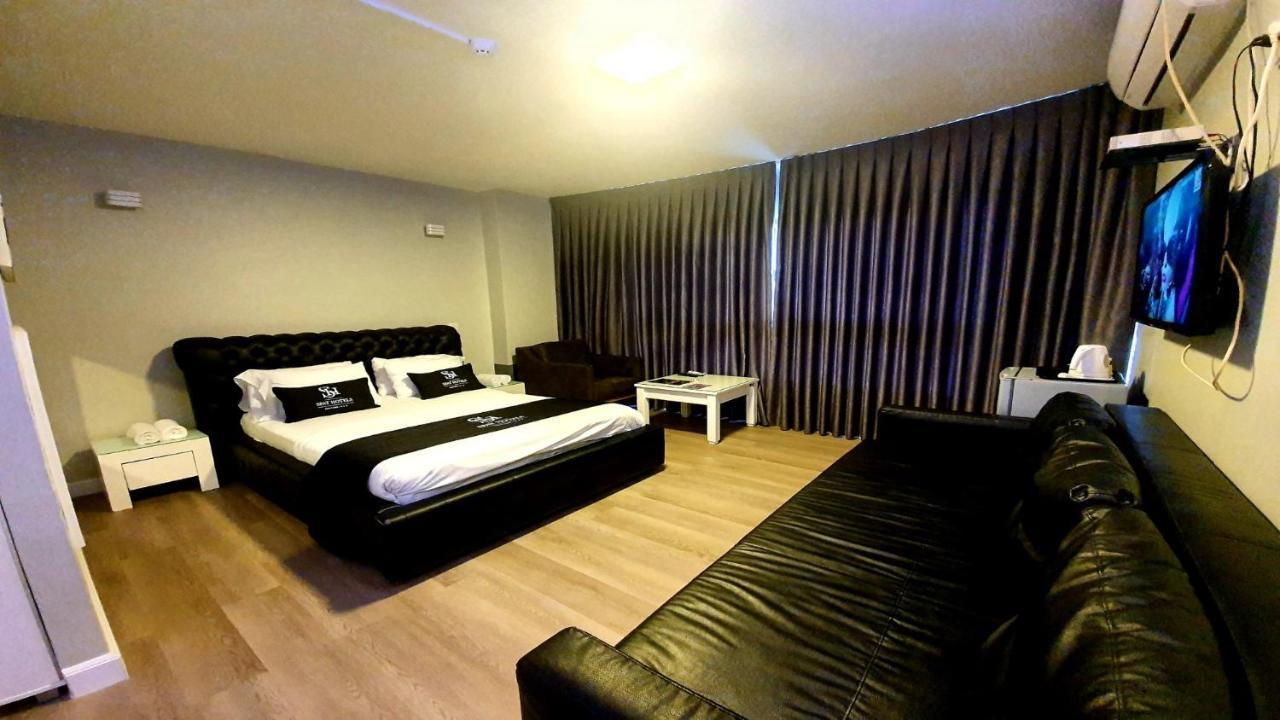 Spat Beach Bat Yam Bagian luar foto